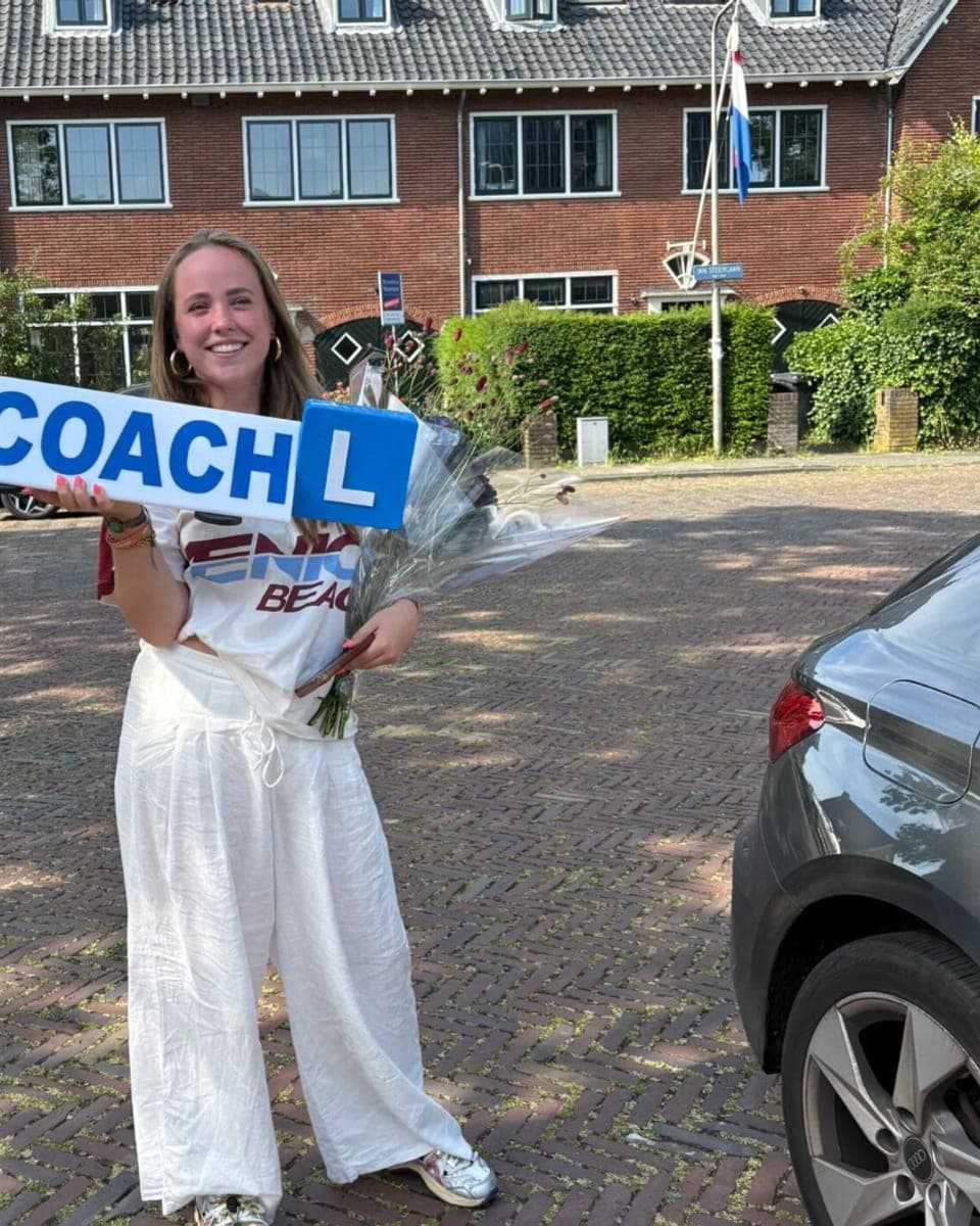 Leerling geslaagd voor het rijbewijs bij Rijcoach Heemstede